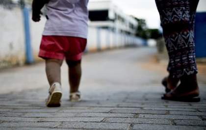 Pensão para filhos de vítimas de feminicídio deve começar a ser paga em dezembro