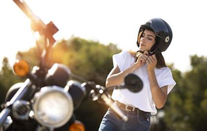 Seguro de moto para jovens: por que é mais caro e como economizar