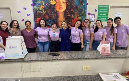 Alunos de Medicina da UFMS promovem ação de conscientização sobre prematuridade na Clínica da Mulher