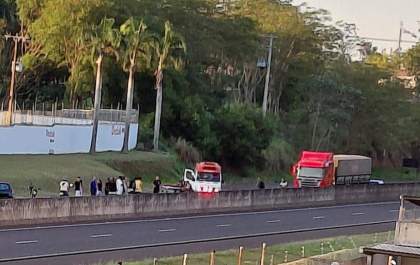 Mulher detida por suspeita de embriaguez após colisão na Elyeser foi presa