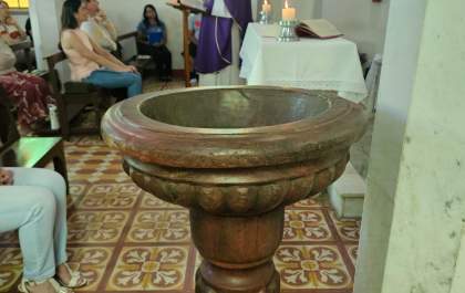 Igreja Santo Antônio recebe Pia Batismal de origem portuguesa doada pelo Departamento de Cultura