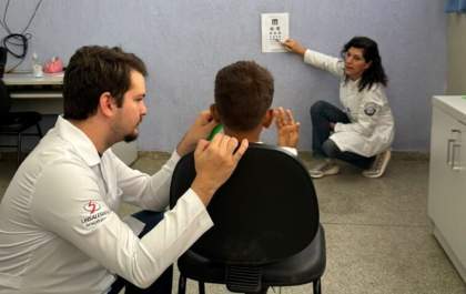Unisalesiano sedia entrega de óculos para 145 crianças beneficiadas pela 1ª edição do Mutirão Oftalmológico&nbsp;