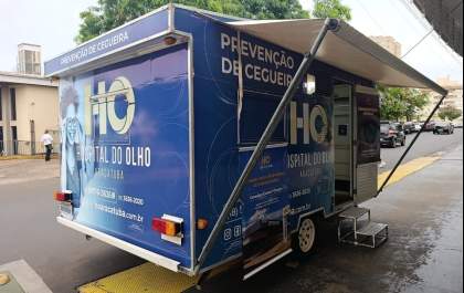 Unidade móvel oferece exame ocular gratuito no Calçadão de Araçatuba