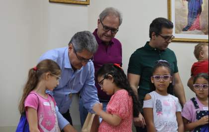 Mutirão Oftalmológico transforma a vida de 145 crianças com entrega gratuita de óculos
