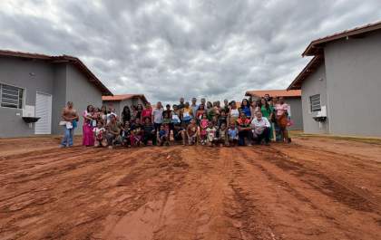 Entrega de casas garante dignidade a 20 famílias no Conjunto Violetas III