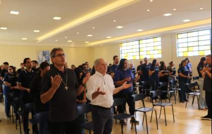 Formação mensal encerra 2025 no Unisalesiano com apresentação de biografia salesiana