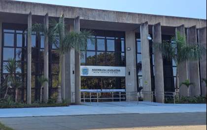 ALE-MS abre concurso público com 80 vagas para níveis médio e superior