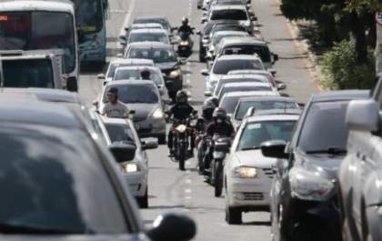 Atraso no licenciamento de veículo pode render multa de R$ 293,00