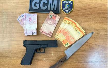 Homem é preso pela Guarda Municipal após roubo em estabelecimento comercial