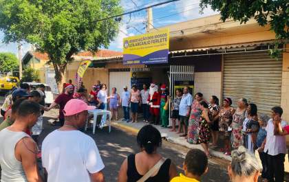 Associação entrega cestas de Natal para 300 famílias