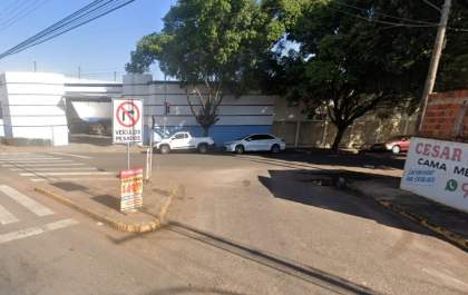 Morador procura a polícia após ser ameaçado por caminhoneiro que fez manobra irregular