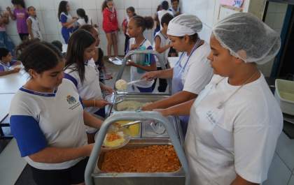 Termina na quarta o prazo para entrega de documentos para venda de alimentos para merenda escolar
