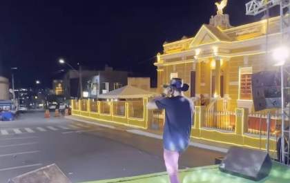 Jeronimo Vaqueiro canta para quase ninguém no Sergipe e emociona o Brasil