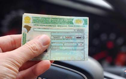 Renovação de CNH gratuita e automática começa nesta sexta-feira