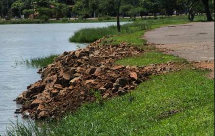 Prefeitura realiza contenção de área de erosão natural na Lagoa Maior