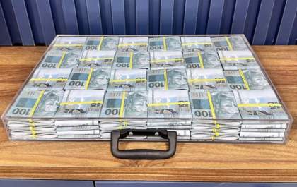Homem denuncia a polícia o furto de R$ 36 mil em dinheiro