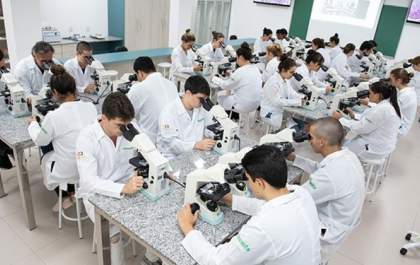 Um terço dos cursos de Medicina do país tem avaliação insatisfatória