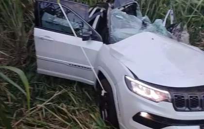 Ultrapassagem termina em colisão fatal entre Jeep e carreta na BR-163