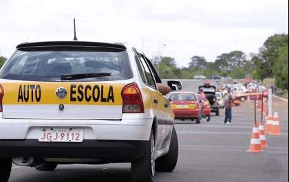 Detran exclui baliza de exame para tirar CNH e libera prova com carro automático em SP