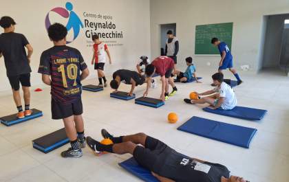 Entre gols e aprendizados, projeto fortalece corpo e equilíbrio emocional