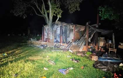 Homem ateia fogo na própria casa após briga com a esposa em MS