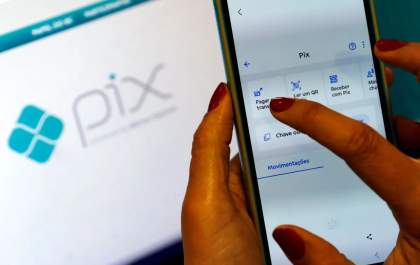 Pix fica instável neste sábado (7) e afeta sistemas de bancos