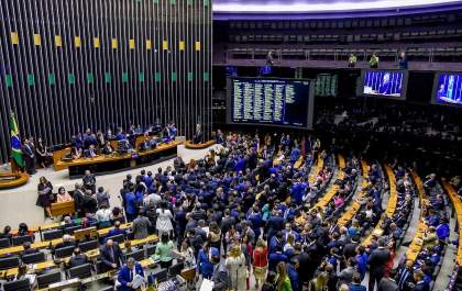 Câmara dos Deputados deve votar em maio proposta para reduzir jornada de trabalho 6x1