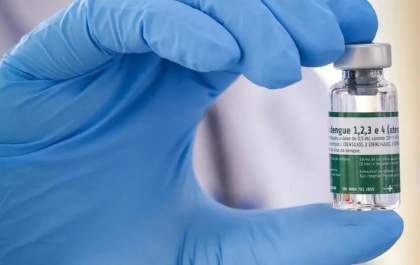 Vacinação contra dengue começa para profissionais de saúde