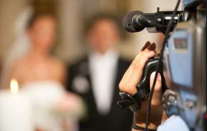 Justiça condena videomaker por falha na entrega de vídeos de casamento