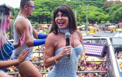 “Preciso continuar rebolando”: Gretchen fala sobre idade, estética e rouba a cena no Carnaval