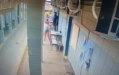 Mulher não recebe pagamento e danifica notebooks em escola estadual de Birigui