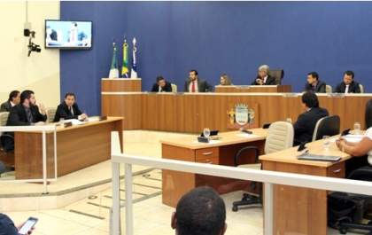 Sem provas, vereadores arquivam pedido de investigação de Jorginho do Gás
