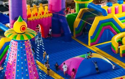 Shopping Três Lagoas recebe maior parque inflável do Brasil
