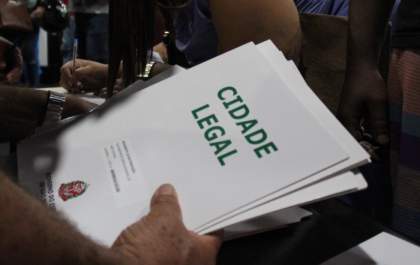 Araçatuba entrega 41 matrículas do Programa Cidade Legal