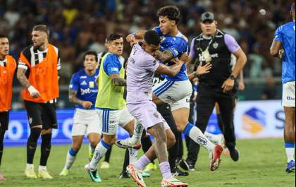 Clássico entre Cruzeiro e Atlético-MG termina com 23 expulsões