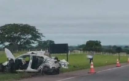 Três pessoas morrem em grave acidente na rodovia SP-563