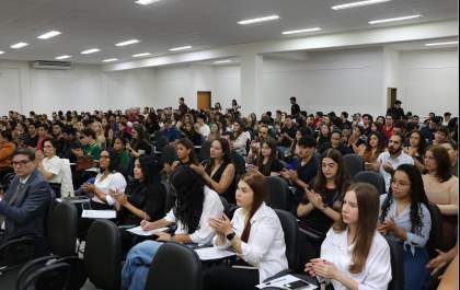 Aula Magna do Direito no Unisalesiano debate crise constitucional e o fortalecimento da democracia