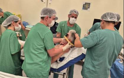 SUS realiza primeira cirurgia de implante cerebral para Parkinson em MS no Hospital Regional de Três Lagoas