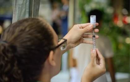 InfoGripe: casos de SRAG avançam no país; vacinação é a principal forma de proteção