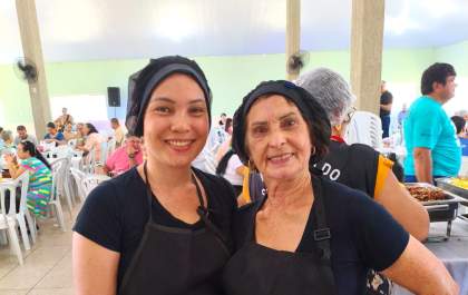 Sabor e dedicação: Amélia e Ilki se destacam à frente da equipe de cozinha Dona Amélia