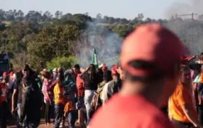 MST e movimentos sociais liberam BR-163 após acordo com governo