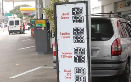 Gasolina sobe 5,5% e diesel dispara 19,4% desde o início da guerra do Oriente Médio