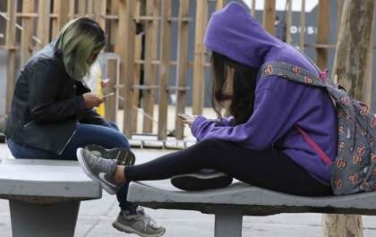 Pesquisa do IBGE revela que 3 em cada 10 adolescentes brasileiros se sentem tristes com frequência