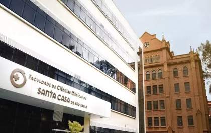 Funepe firma parceria com Santa Casa de São Paulo para médicos docentes cursarem doutorado