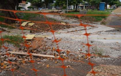 Prefeitura notifica empresas por atrasos em obras de praças em Araçatuba