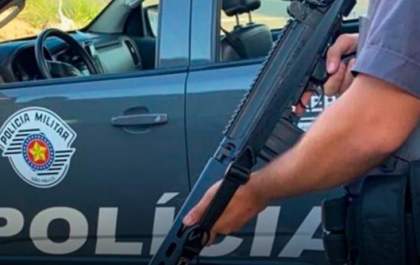Mulher é presa pelo Baep com 245 pinos com cocaína