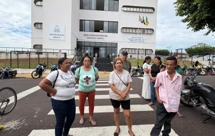 Funcionários cobram pagamentos após Prefeitura de Birigui romper contrato com empresa de limpeza