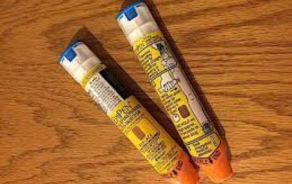 Anvisa proíbe venda de Epipen e outros medicamentos irregulares no Brasil