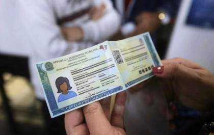 Governo exigirá novo RG com biometria para manter benefícios sociais