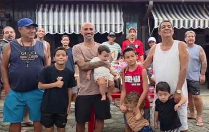 Zeca Pagodinho mantém tradição e leva alegria na Páscoa em Xerém